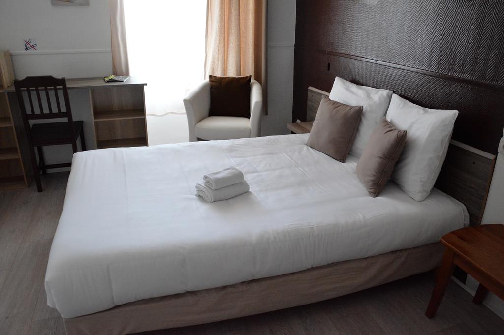 Hotel De La Colombiere ชาลง-ซูร์-ซอน ภายนอก รูปภาพ