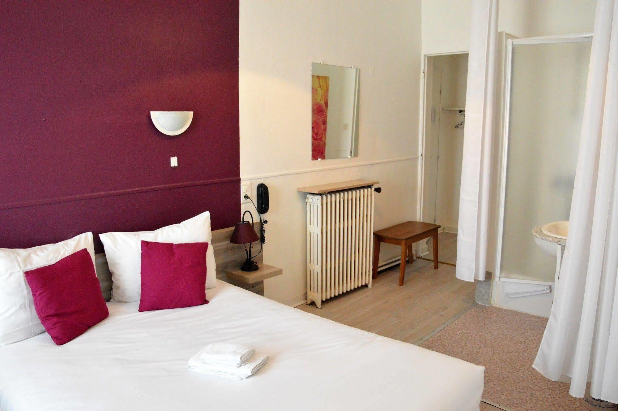 Hotel De La Colombiere ชาลง-ซูร์-ซอน ภายนอก รูปภาพ